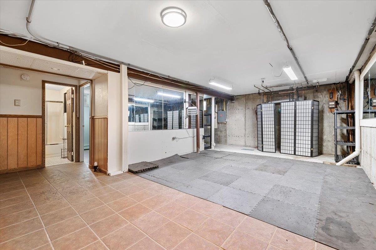 Dix Hills, New York 11746, United States, 3 Bedrooms Bedrooms, ,4 BathroomsBathrooms,Residential,Active,178944