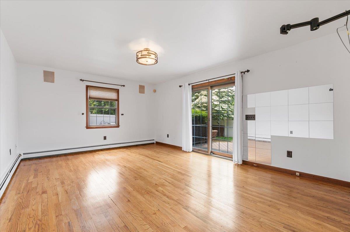 Dix Hills, New York 11746, United States, 3 Bedrooms Bedrooms, ,4 BathroomsBathrooms,Residential,Active,178944