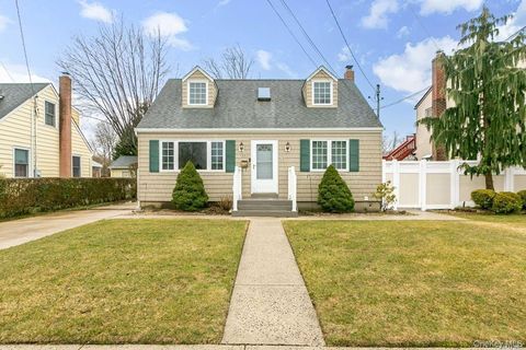 250 N Rutherford Avenue Massapequa NY 11758