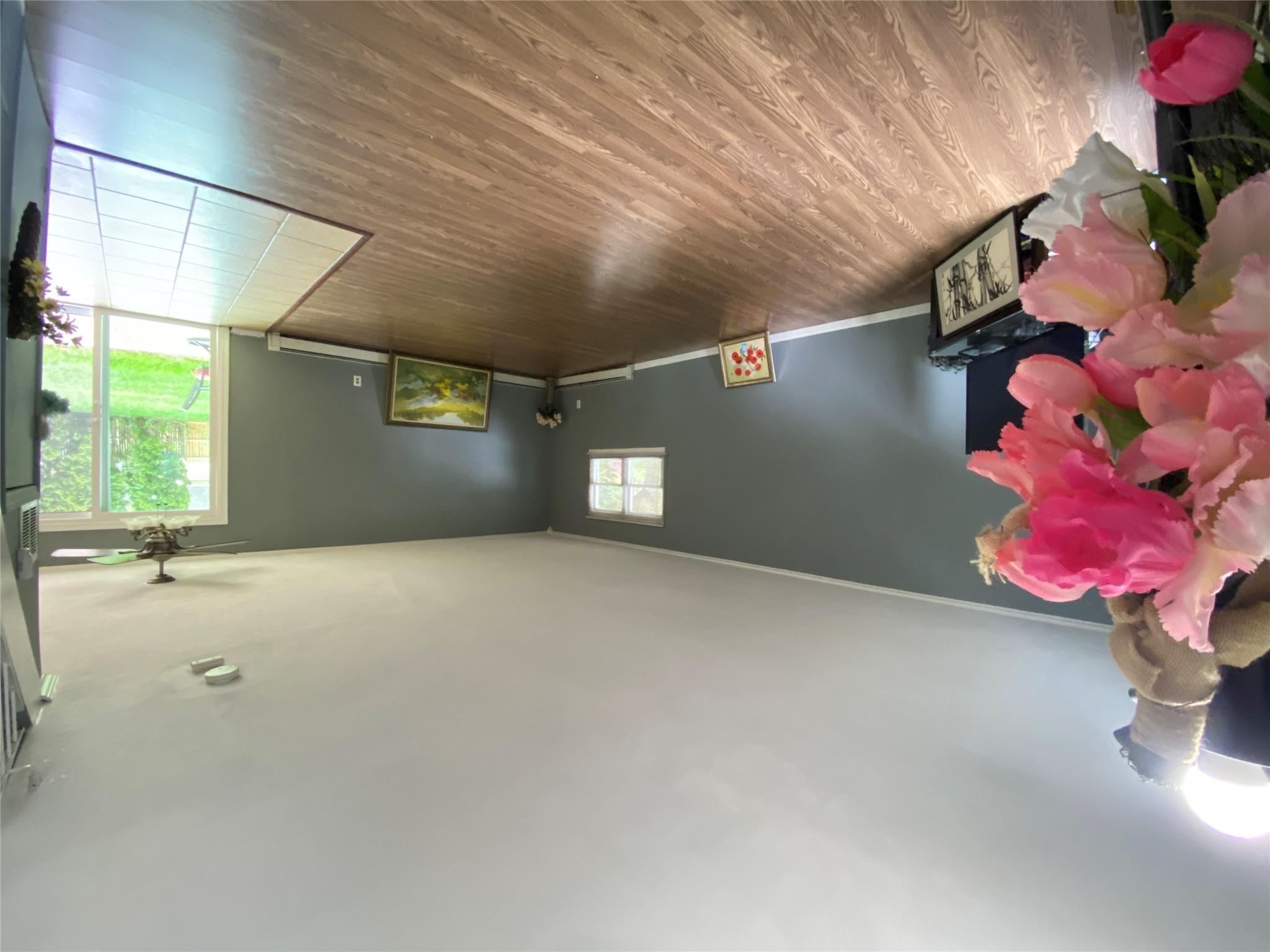 186 Montrose Drive 186