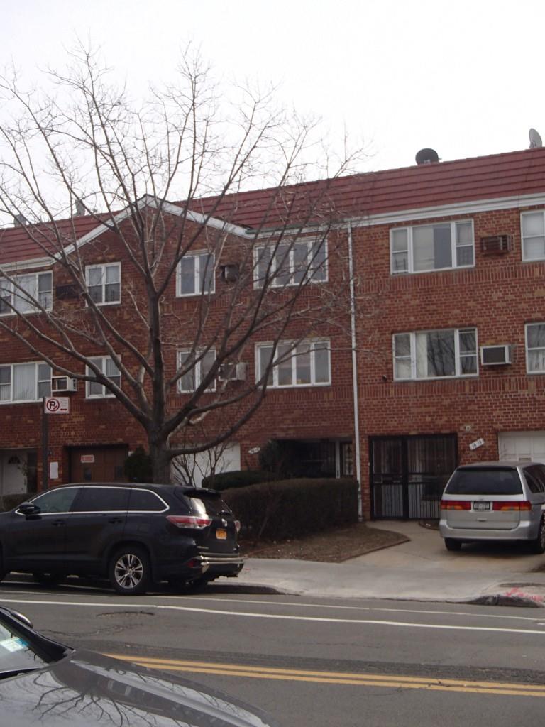 31 Avenue, East Elmhurst, Queens, NY - 5 Bedrooms  
3 Bathrooms - 