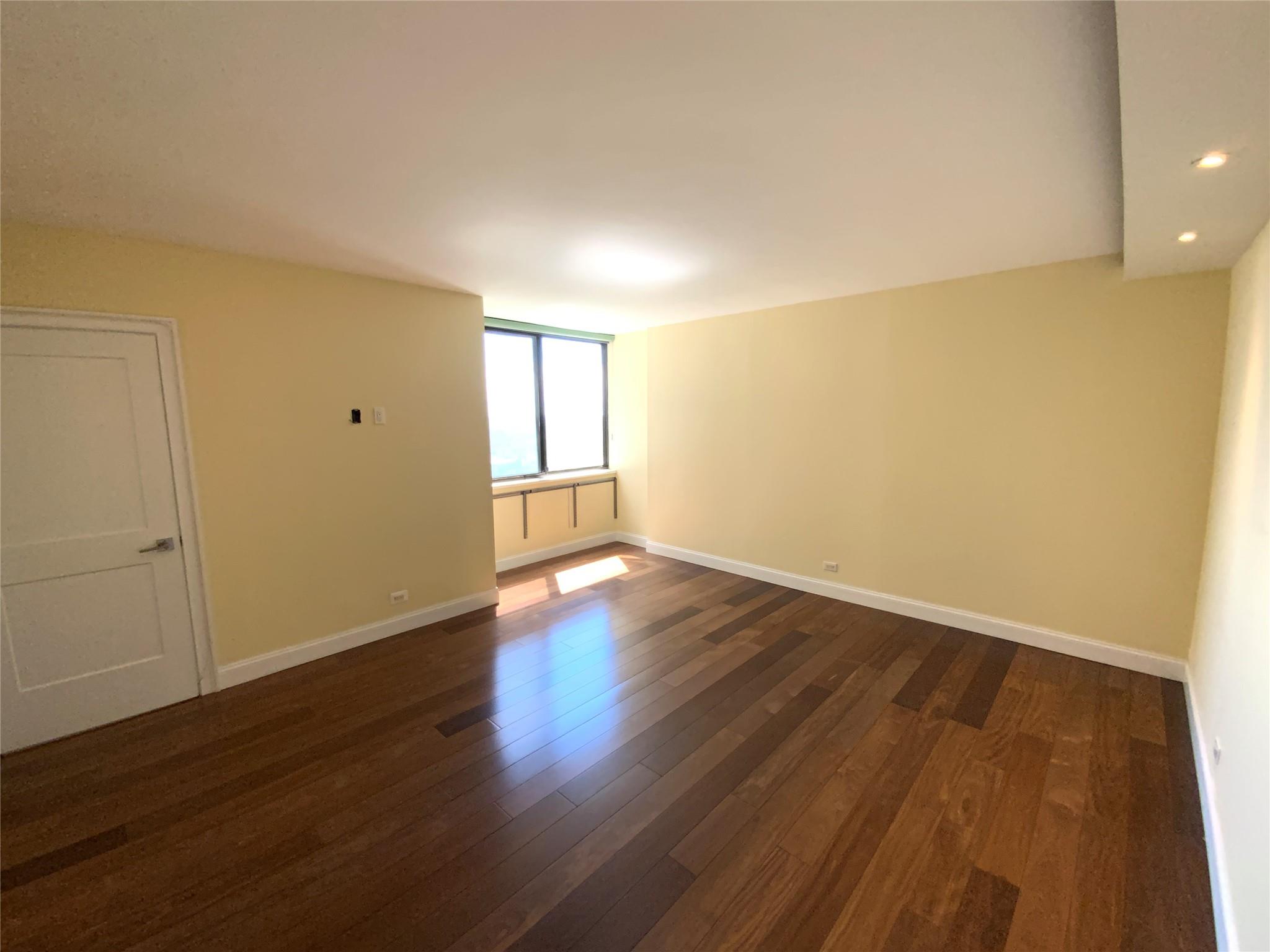27010 E Grand Central Parkway Parkway #21A, Floral Park, Florida image 13