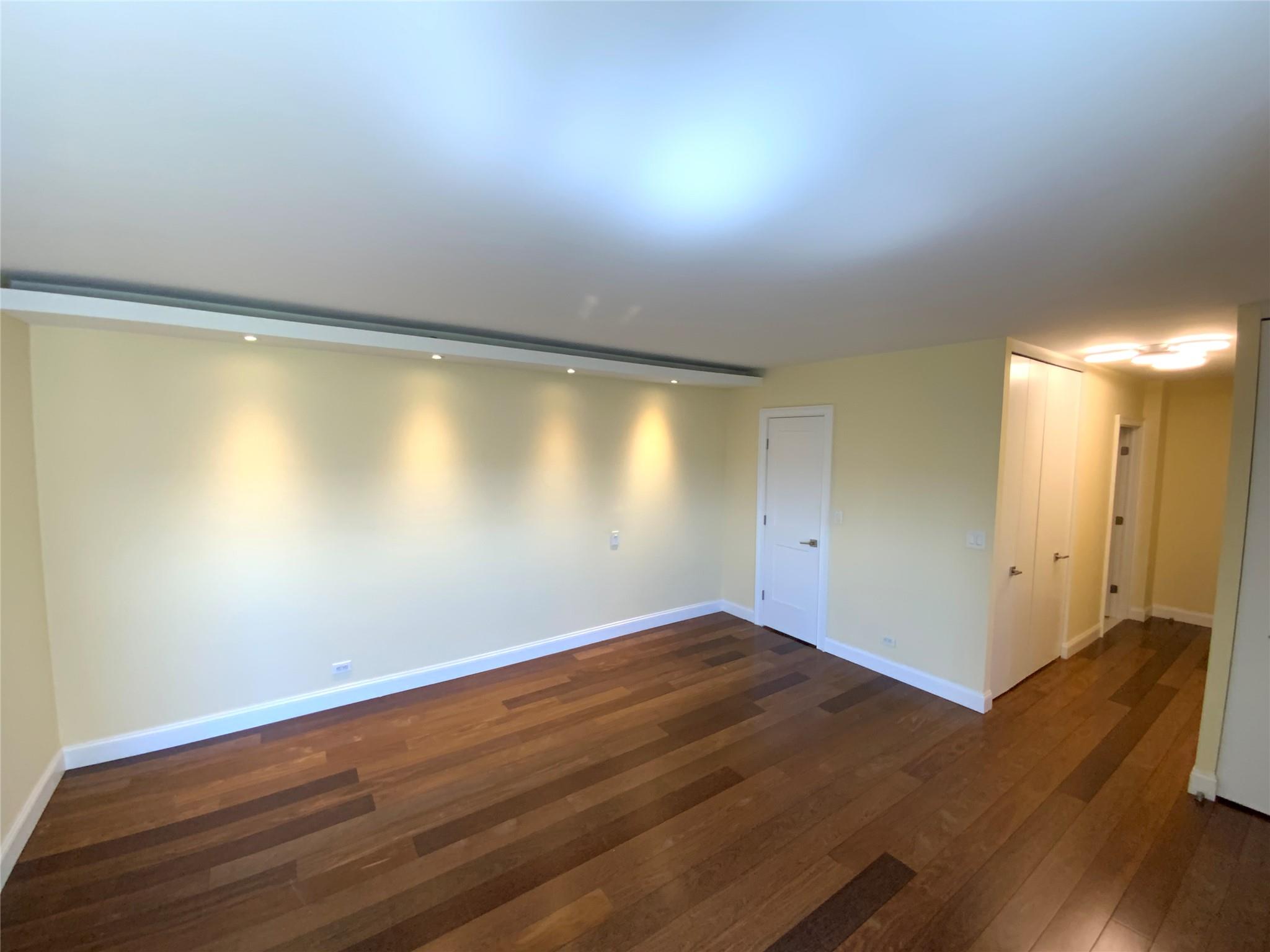 27010 E Grand Central Parkway Parkway #21A, Floral Park, Florida image 12