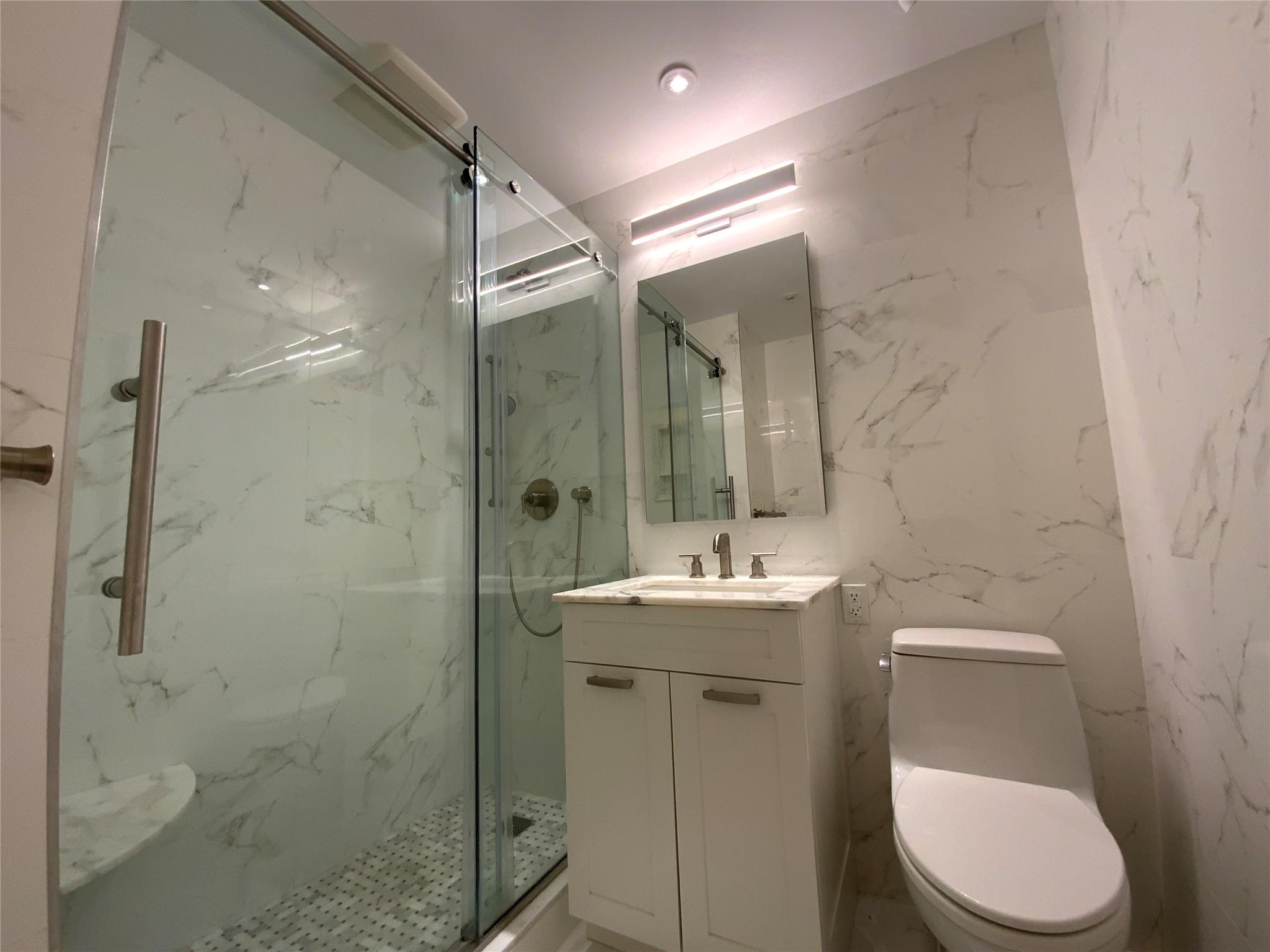 27010 E Grand Central Parkway Parkway #21A, Floral Park, Florida image 10
