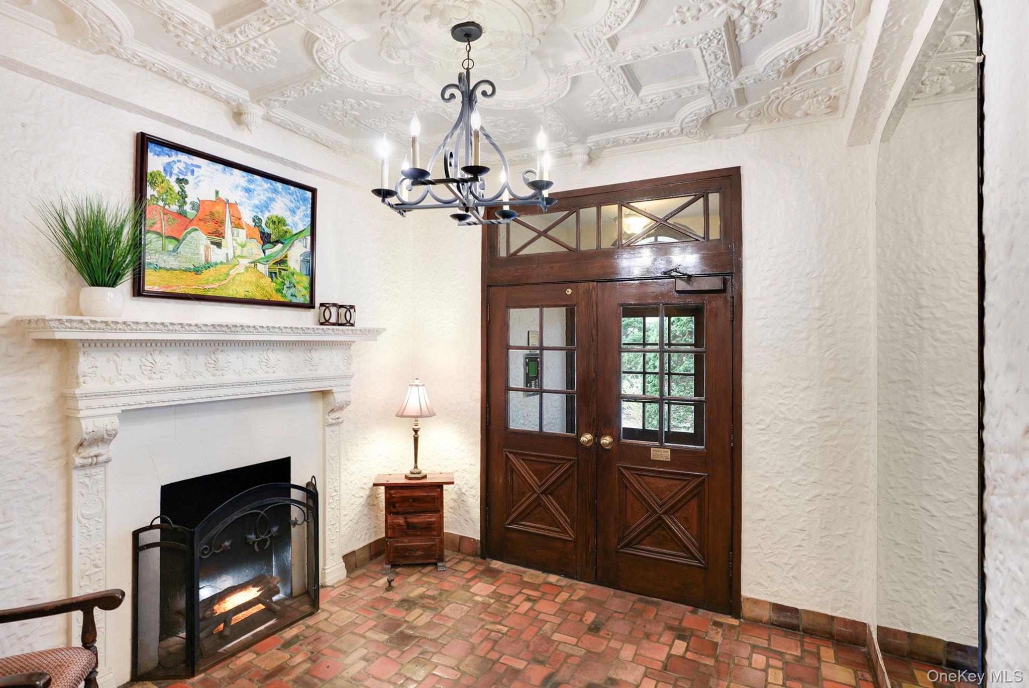 17 N Chatsworth Avenue #4L