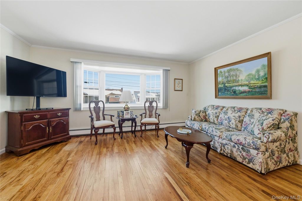 Photo of 633 Evelyn Avenue, East Meadow, NY 11554 (MLS # 960876)