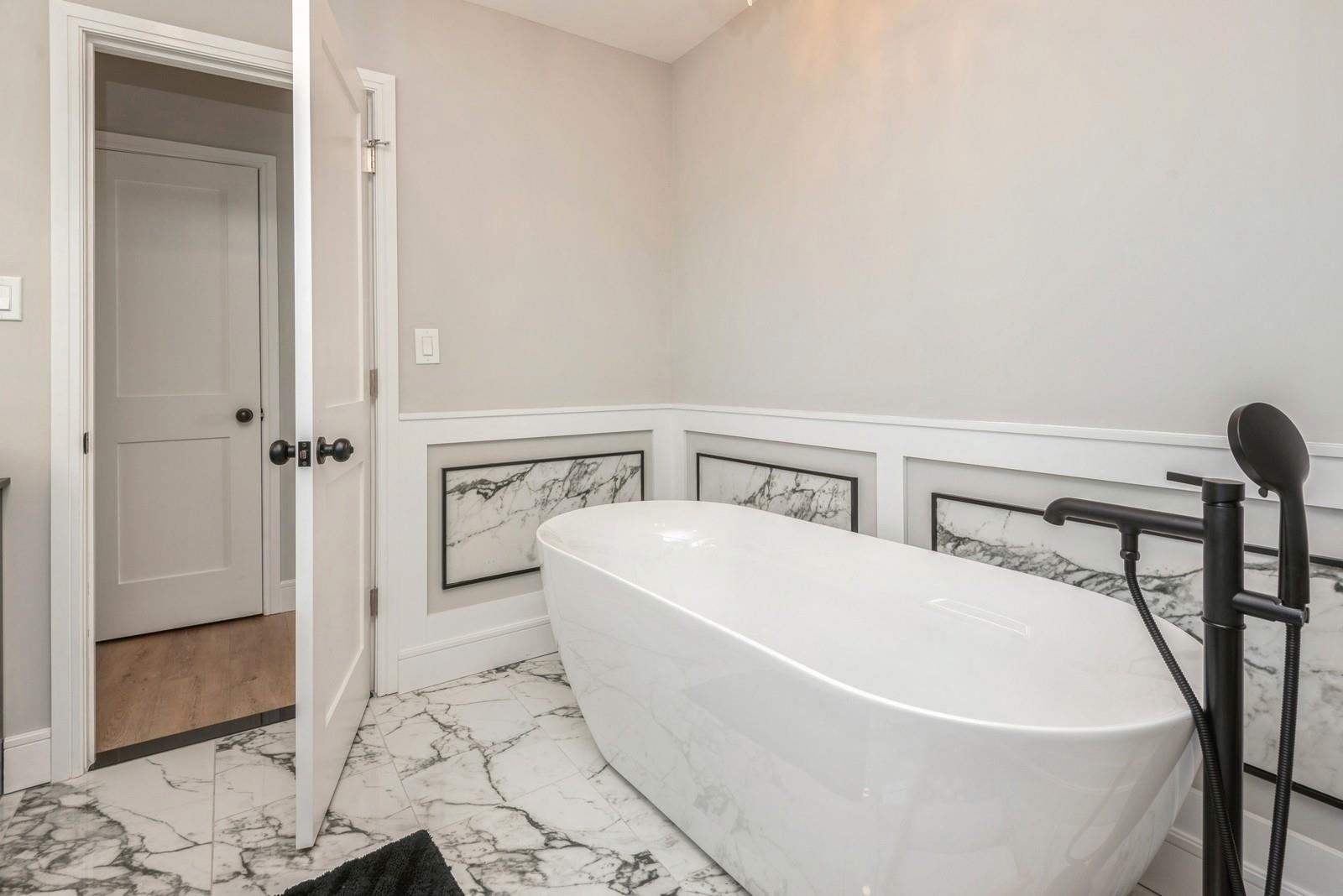 282 S Ketcham Avenue, Amityville, New York image 19