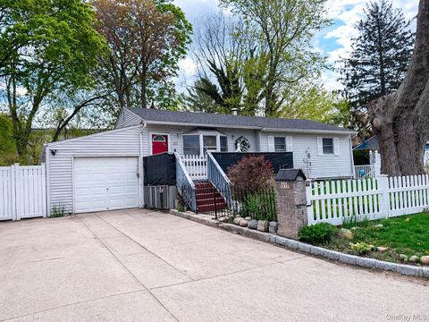 85 Applegate Drive Central Islip NY 11722
