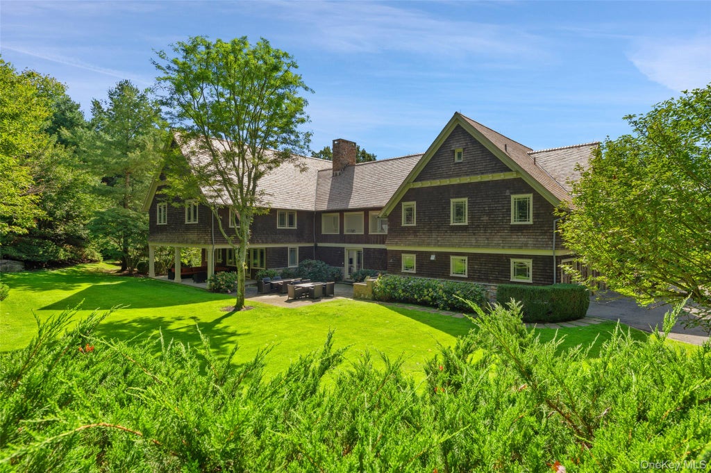 Photo of 2 Hollow Ridge Road, Armonk, NY 10504 (MLS # 1053391)