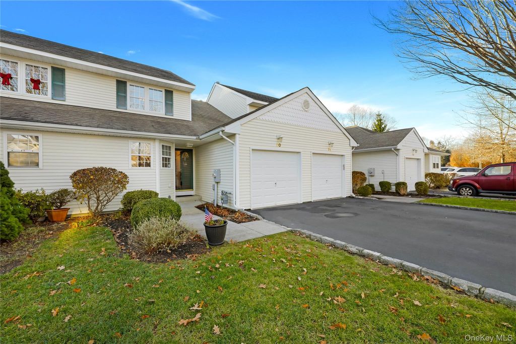 Photo of 70 Strawberry Commons, Riverhead, NY 11901 (MLS # 940193)