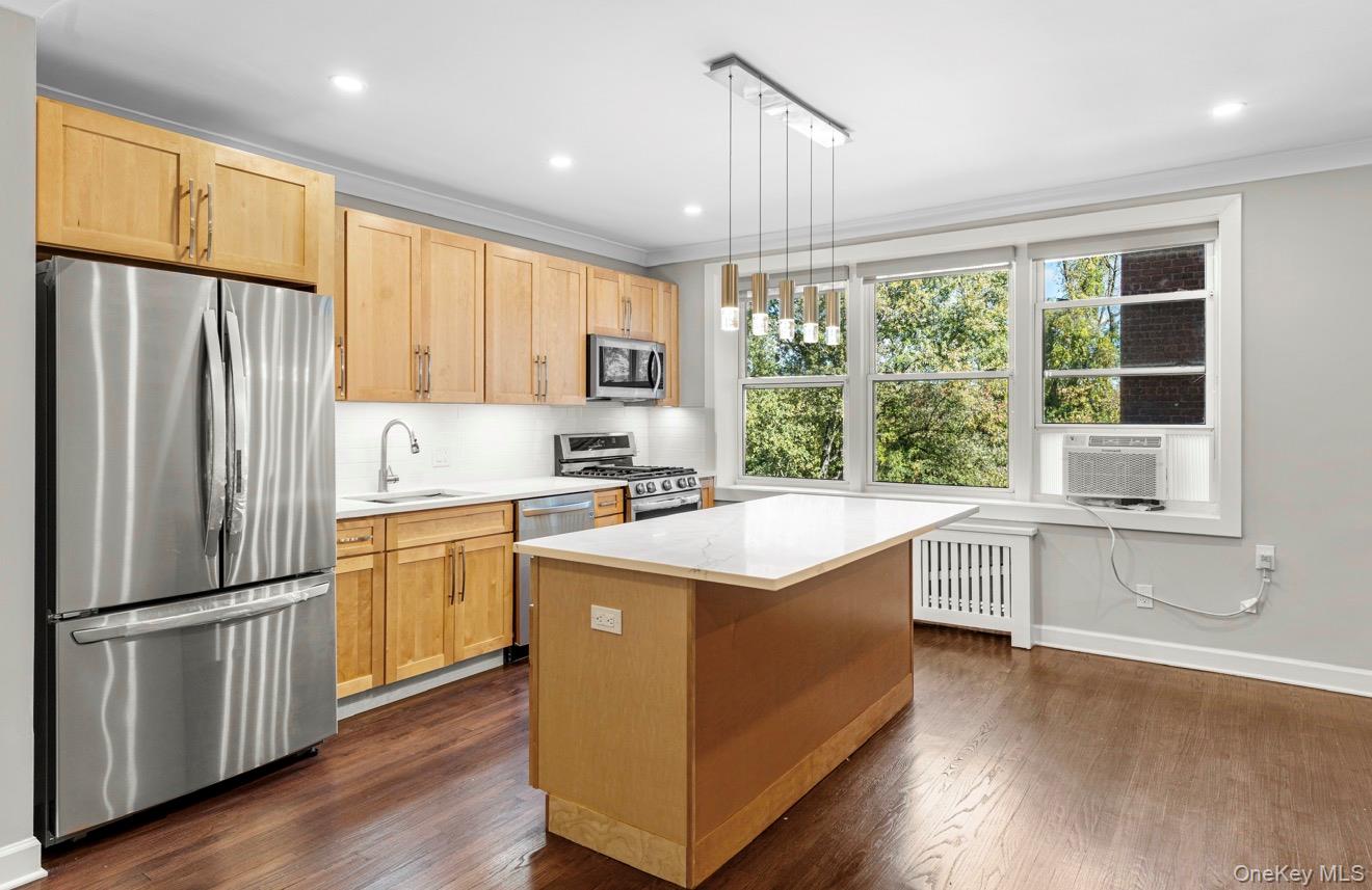 1133 Midland Avenue 3D