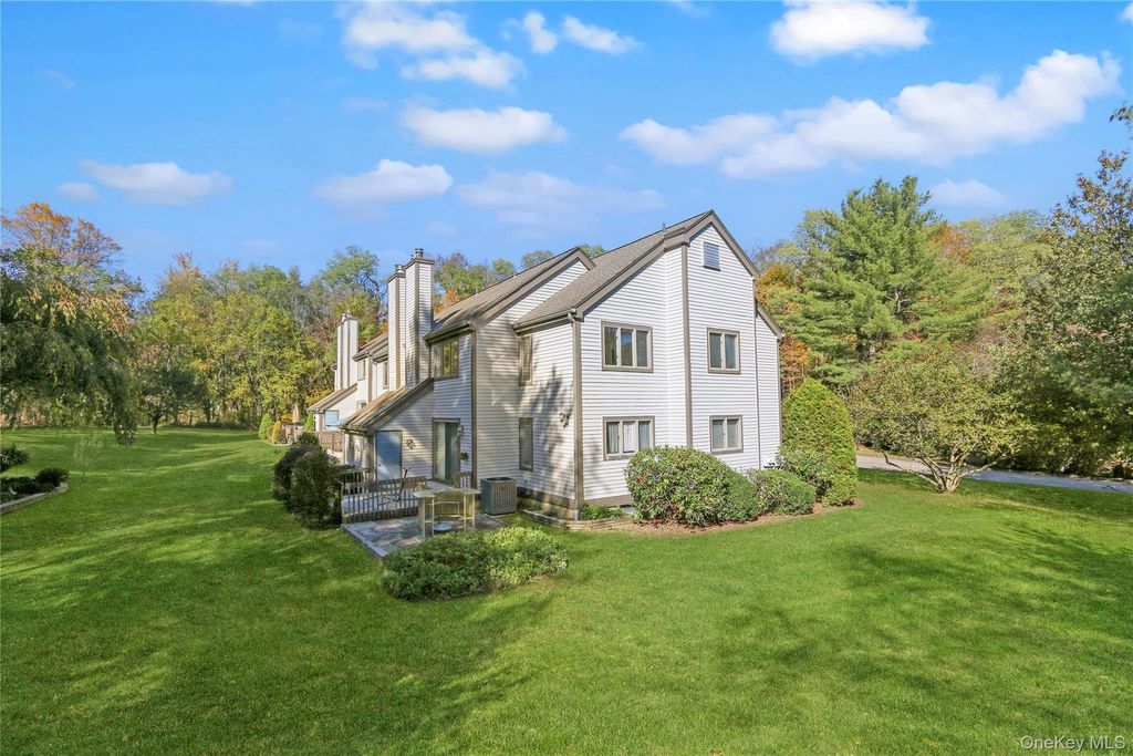 Photo of 4 Lily Court, Yorktown Heights, NY 10598 (MLS # 926228)