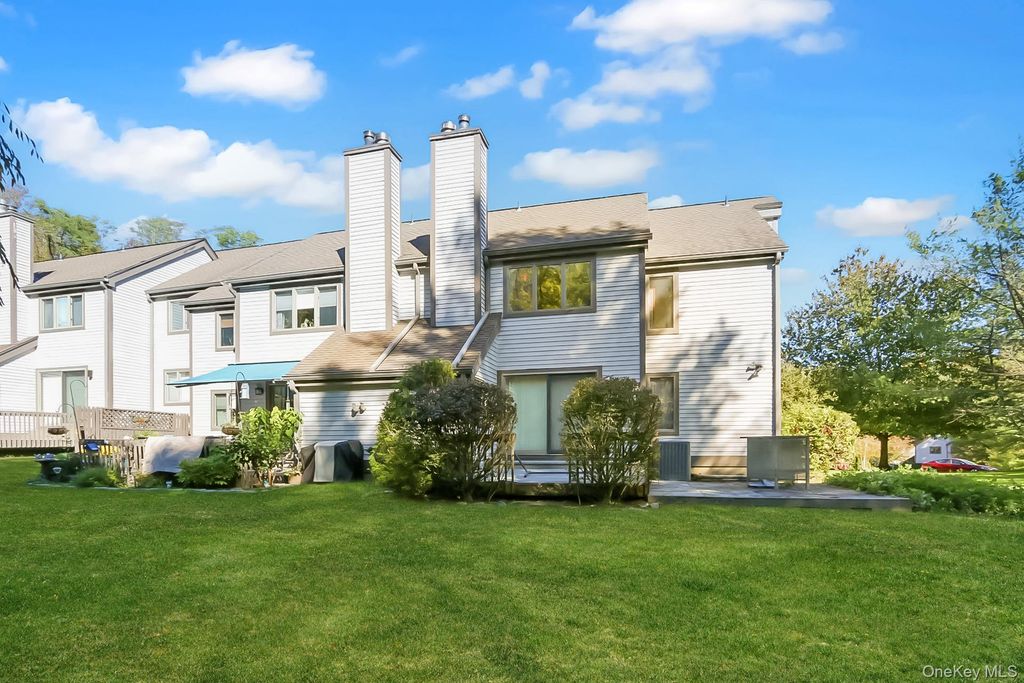 Photo of 4 Lily Court, Yorktown Heights, NY 10598 (MLS # 926228)