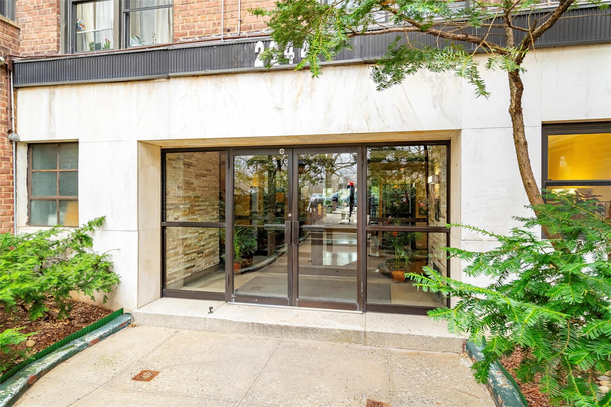 2244 Bronx Park E 1E