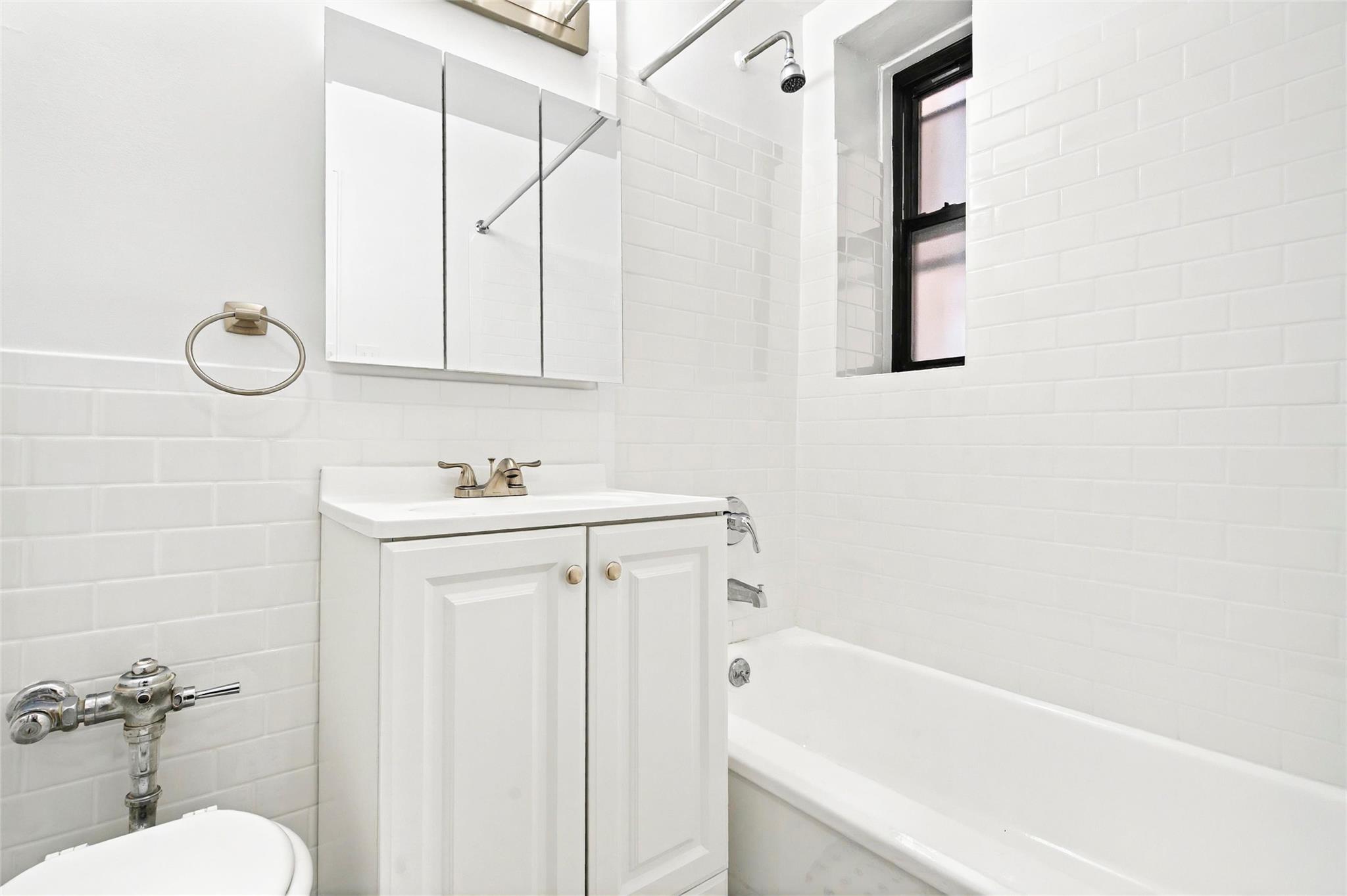 2244 Bronx Park #1E, Bronx, New York image 24