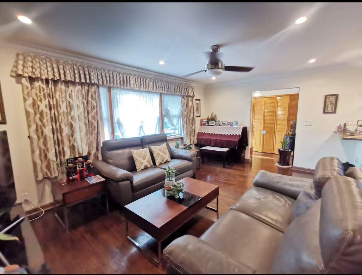 35-73 167th Street St, Flushing, New York image 3