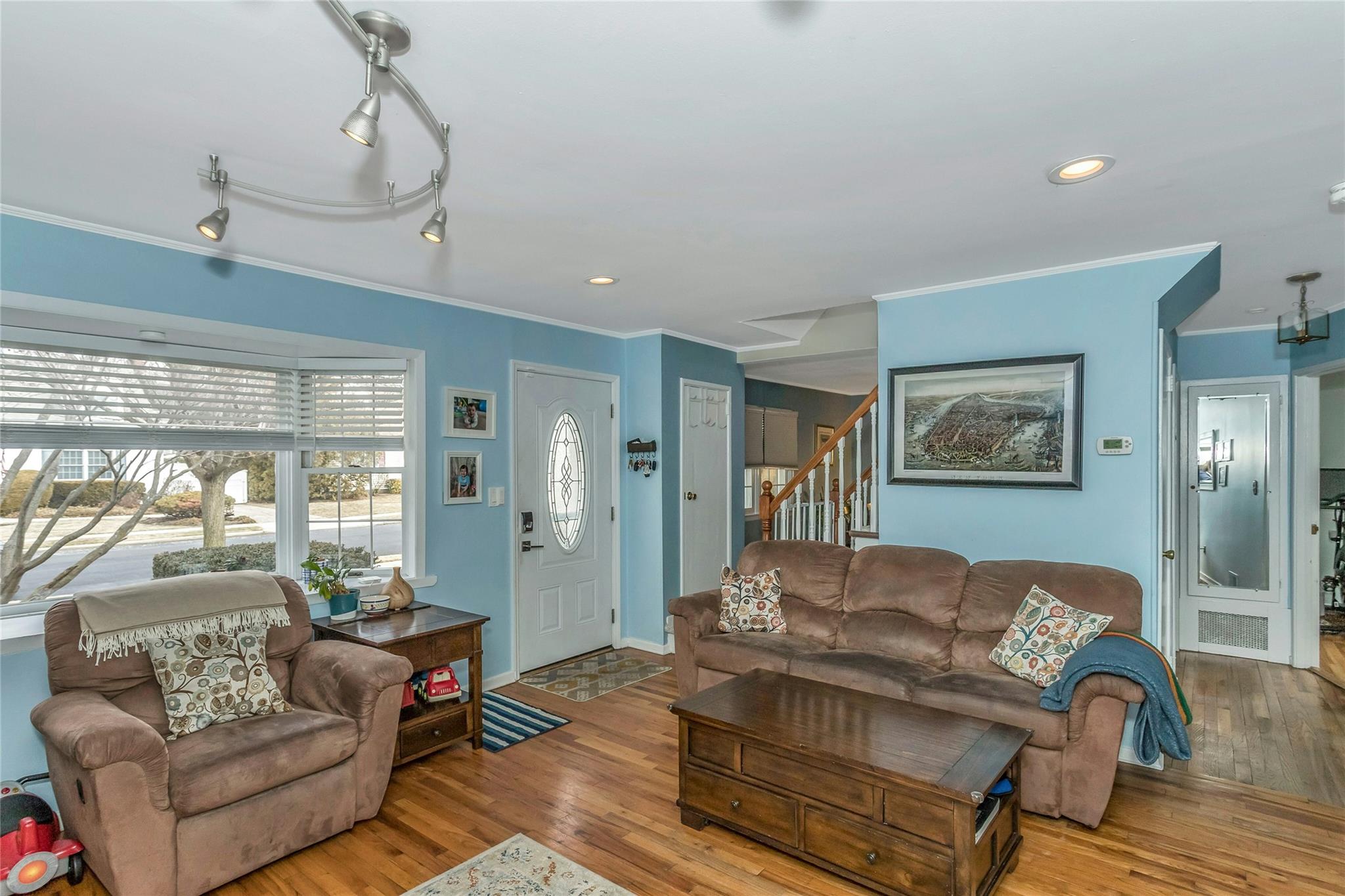 61 Audrey Avenue, Plainview, New York image 5