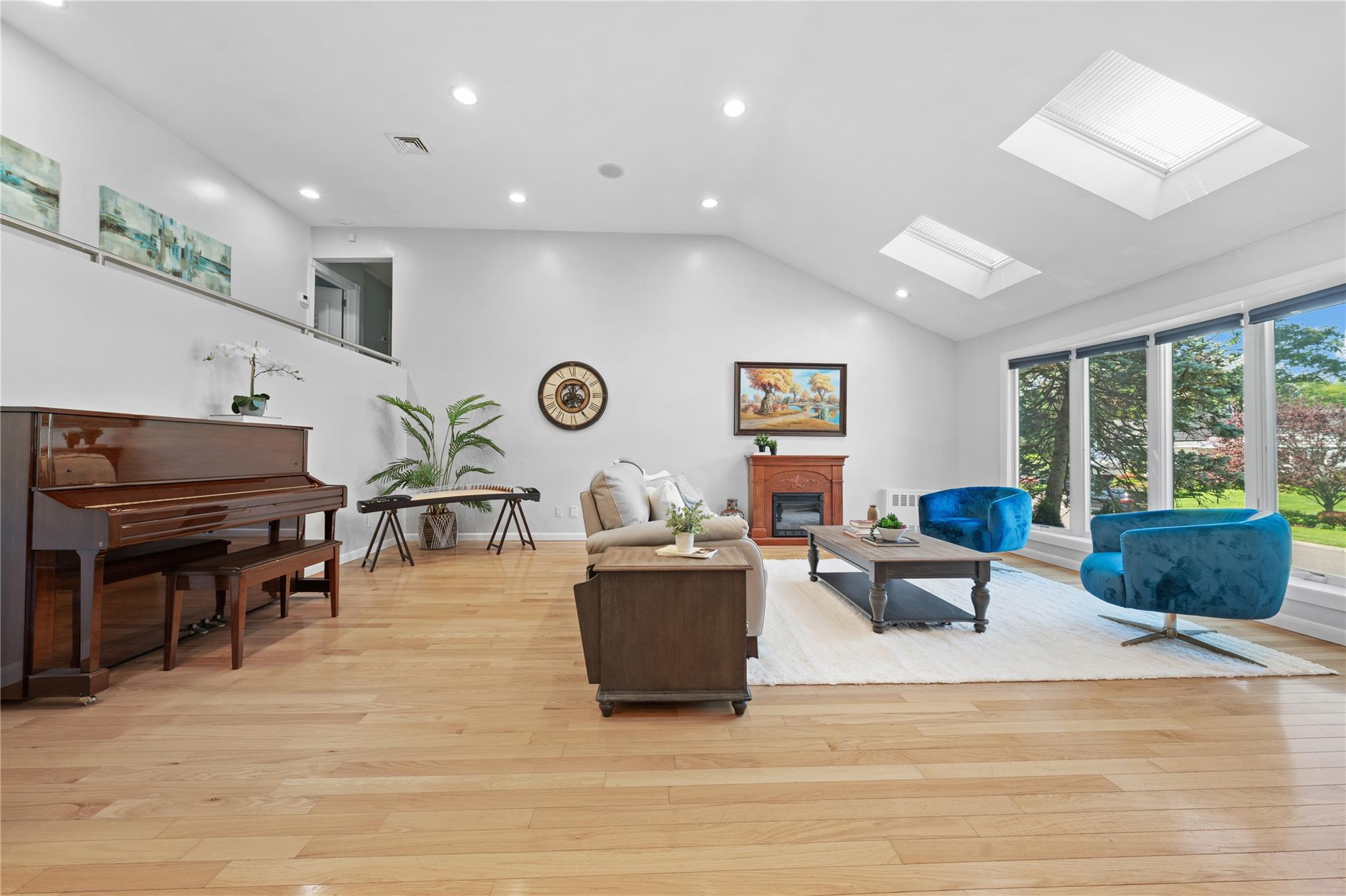 25 Belmont Drive, Roslyn Heights, New York image 7