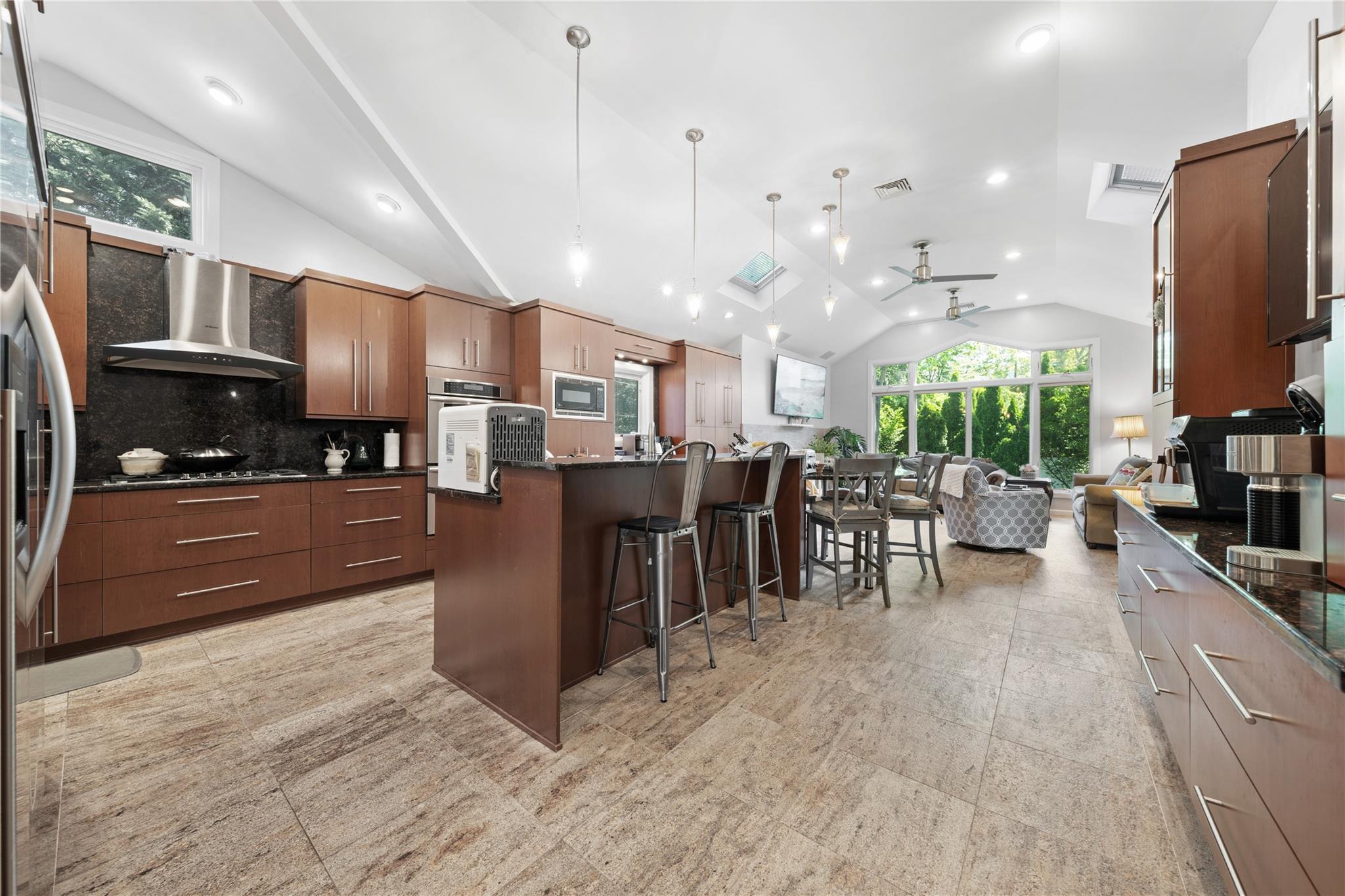 25 Belmont Drive, Roslyn Heights, New York image 11