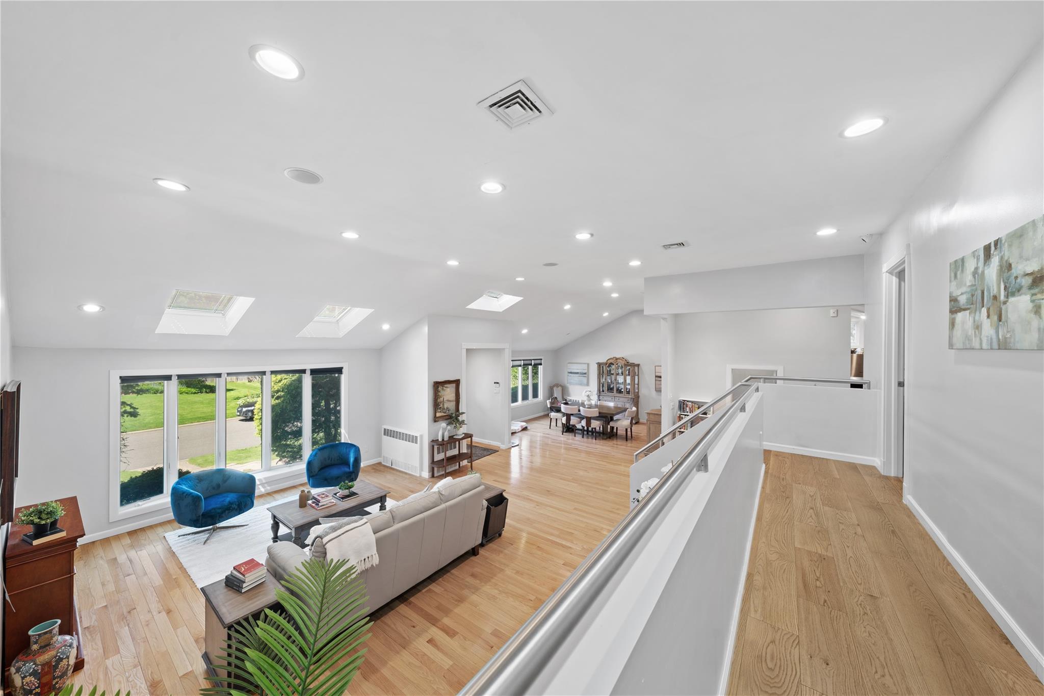 25 Belmont Drive, Roslyn Heights, New York image 22