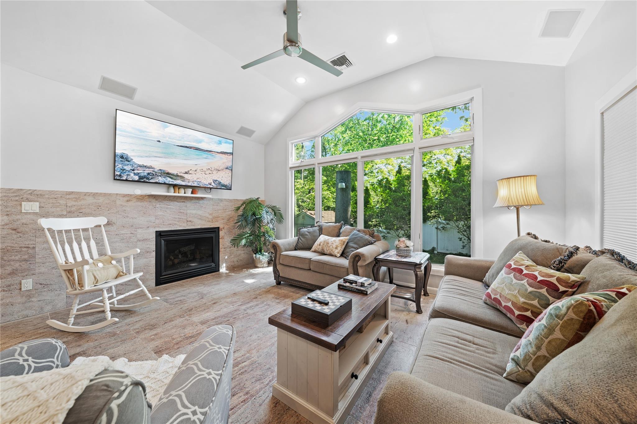 25 Belmont Drive, Roslyn Heights, New York image 15