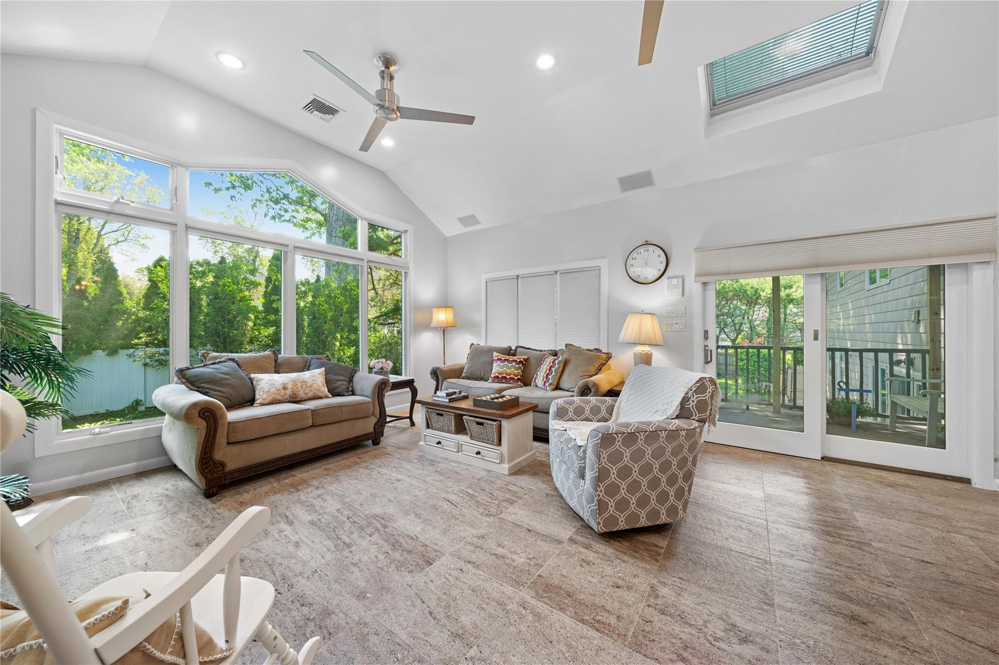 25 Belmont Drive, Roslyn Heights, New York image 14