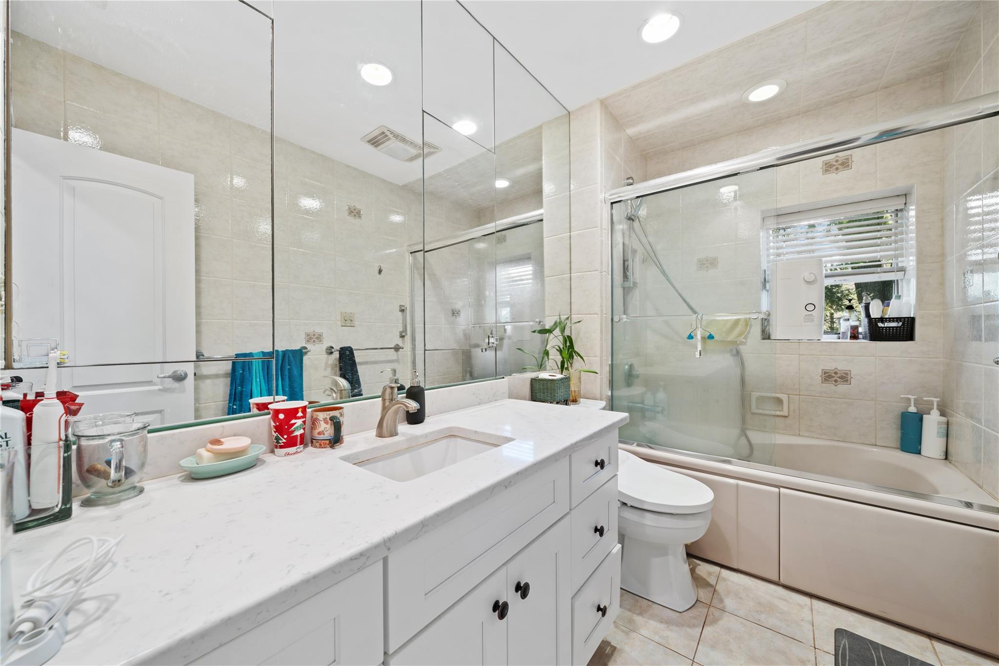 25 Belmont Drive, Roslyn Heights, New York image 17