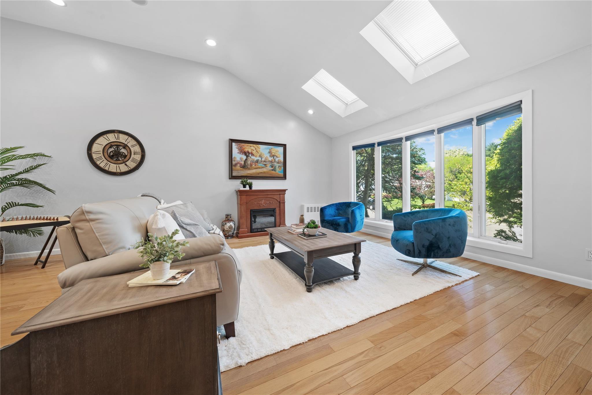 25 Belmont Drive, Roslyn Heights, New York image 6