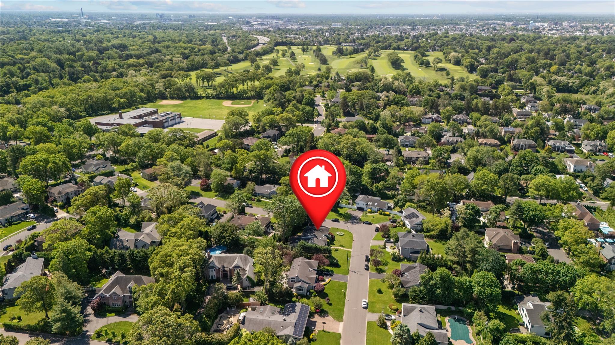 25 Belmont Drive, Roslyn Heights, New York image 32