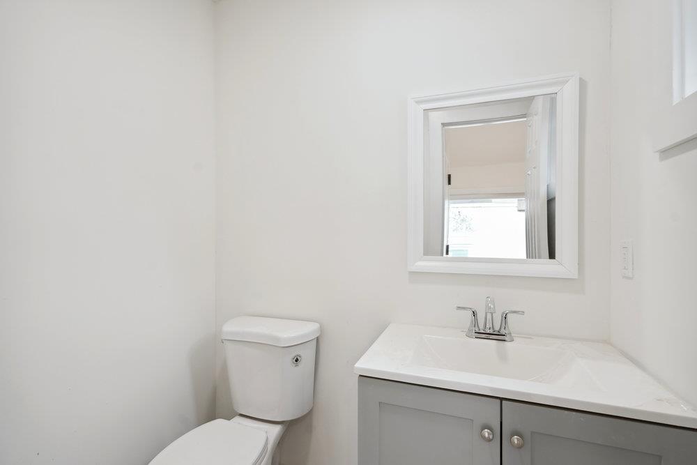 122 Myrtle Avenue, West Islip, New York image 13