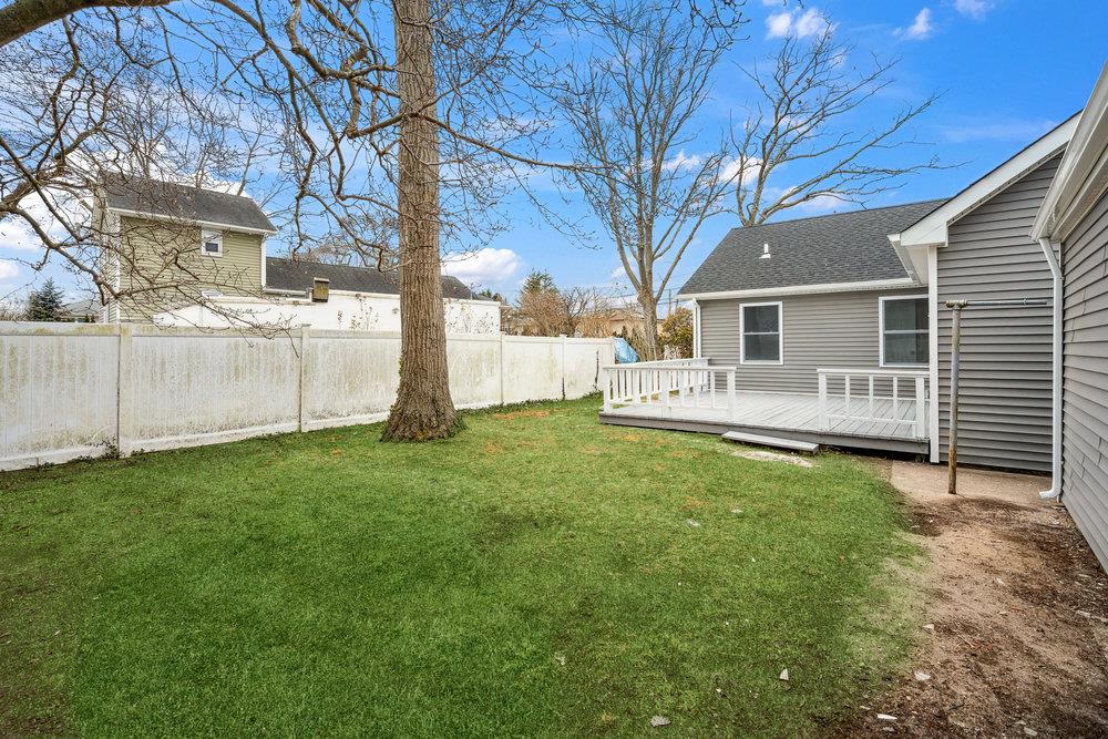 122 Myrtle Avenue, West Islip, New York image 24