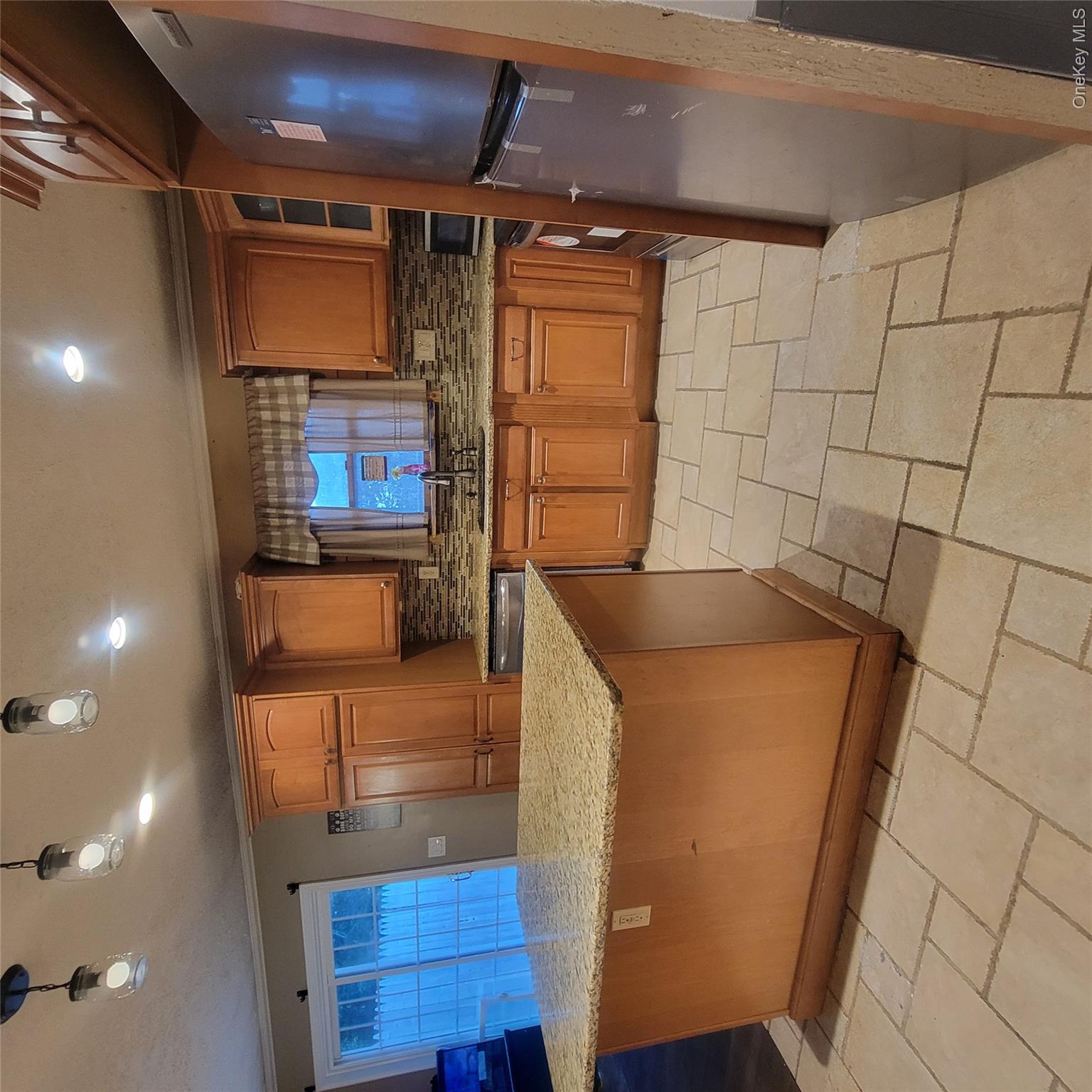 13 Lakeview Drive