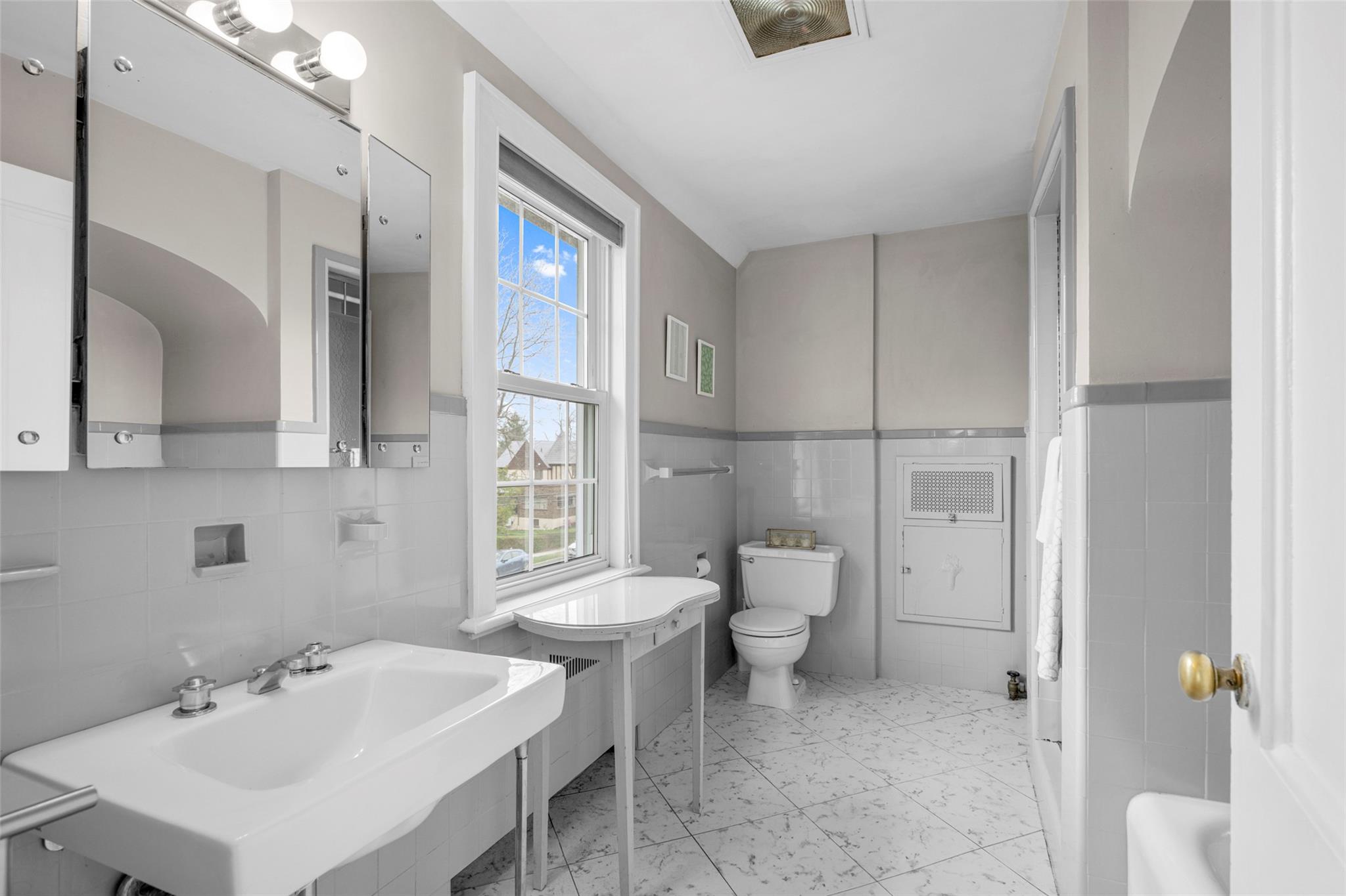 216 Devoe Avenue, Yonkers, New York image 19