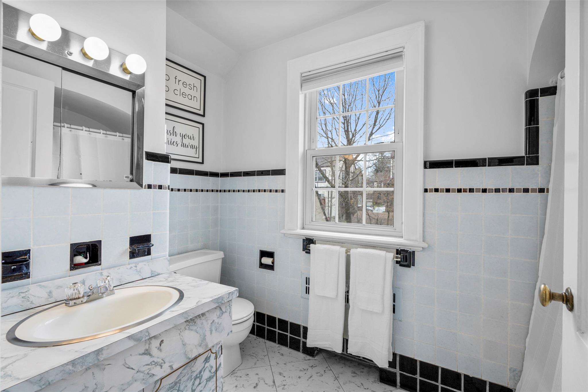 216 Devoe Avenue, Yonkers, New York image 22
