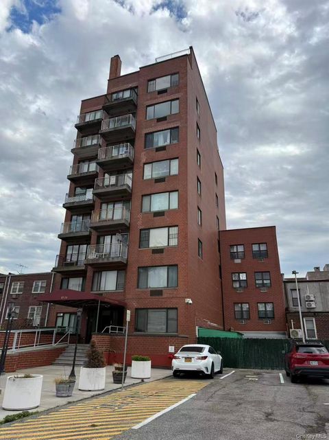 Photo of 8714 57th Road #PHA, Elmhurst, NY 11373 (MLS # 934212)