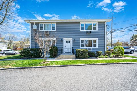 Homes For Sale - 96 Finch Lane #2B<br/> Islip, NY 11751
