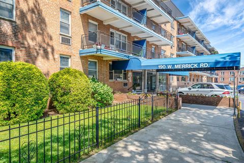 Photo of 190 W Merrick Road #4E, Freeport, NY 11520 (MLS # 862168) Photo of 190 W Merrick Road #4E, Freeport, NY 11520 (MLS # 862168)
