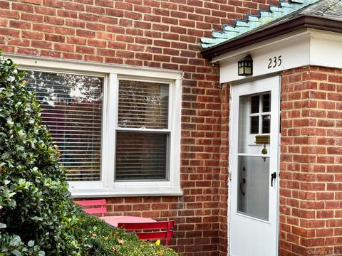 Apartment For Sale - 235 S Buckhout Street #235<br/> Irvington, NY 10533