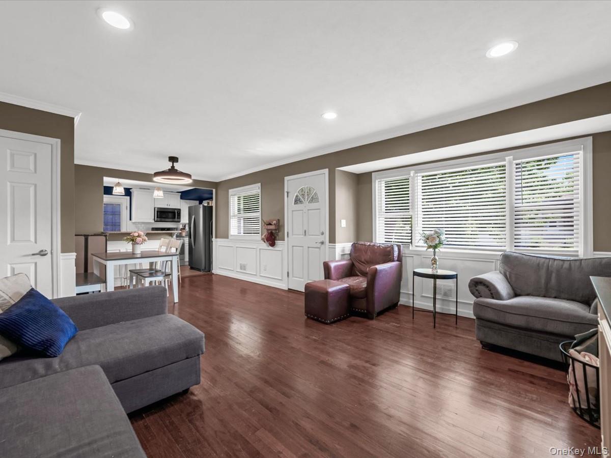 52 S Larry Road