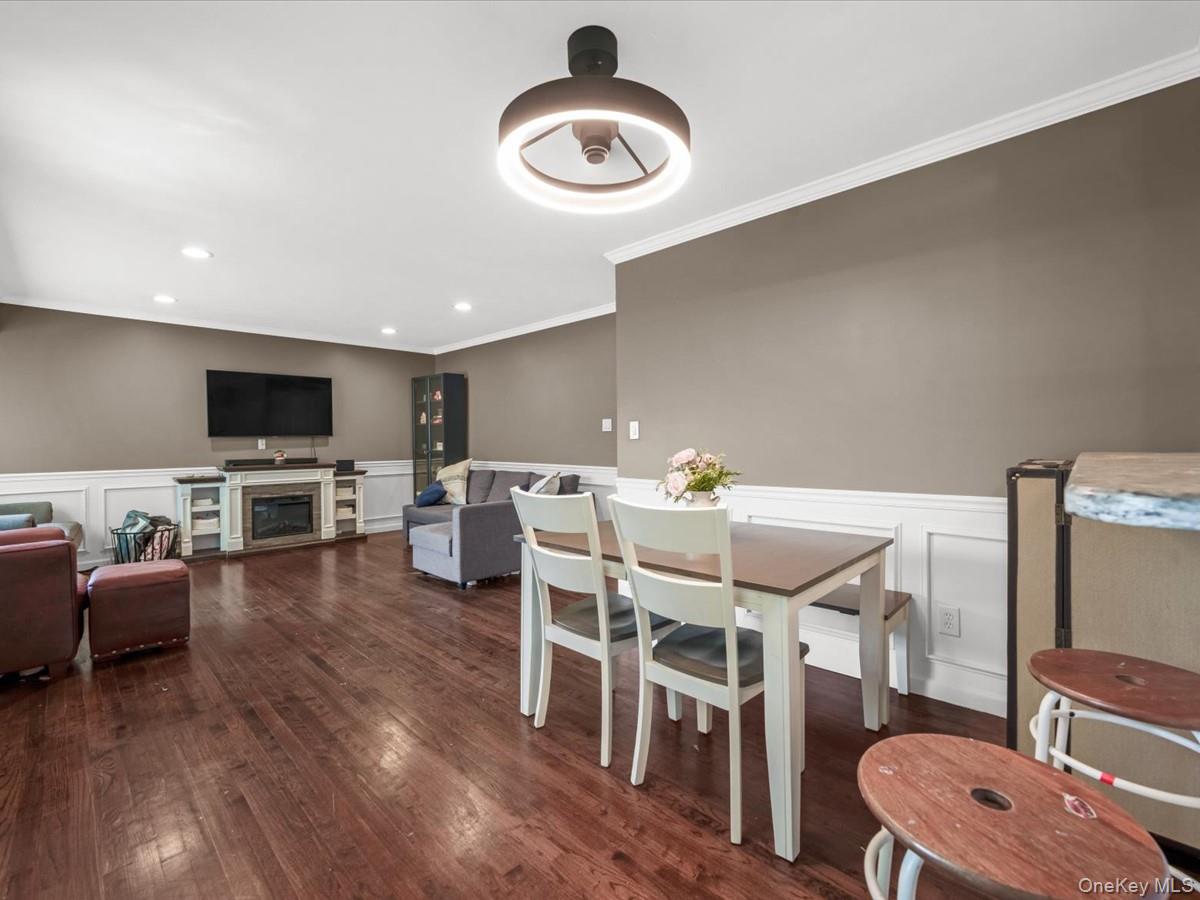 52 S Larry Road