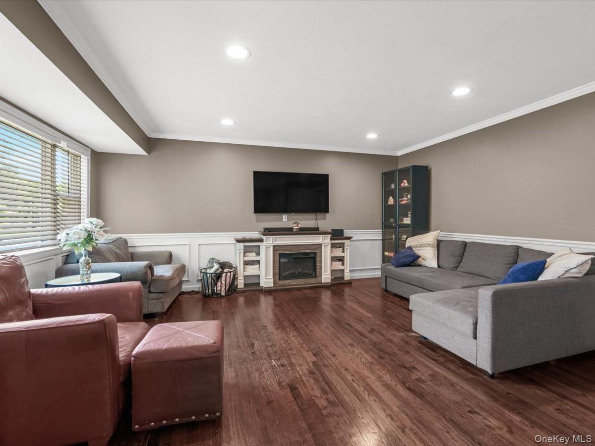 52 S Larry Road