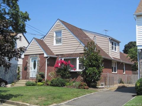 Photo of 52 Elmwood Avenue, Hempstead, NY 11550 (MLS # 927770)