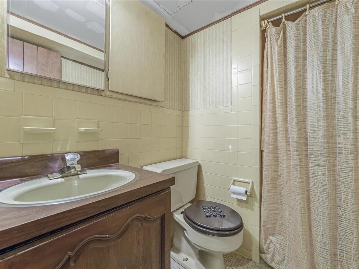114 Wickham Road, Garden City, New York image 19