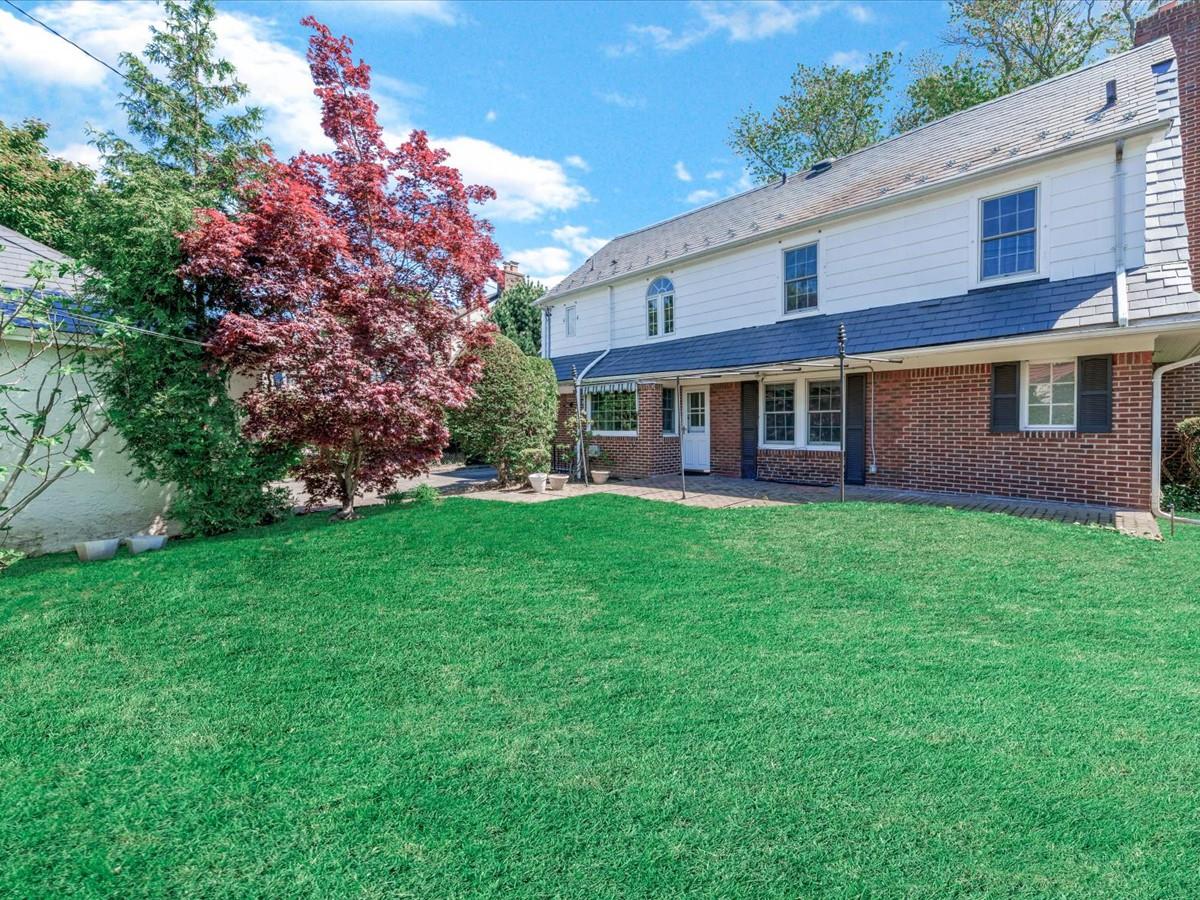 114 Wickham Road, Garden City, New York image 20
