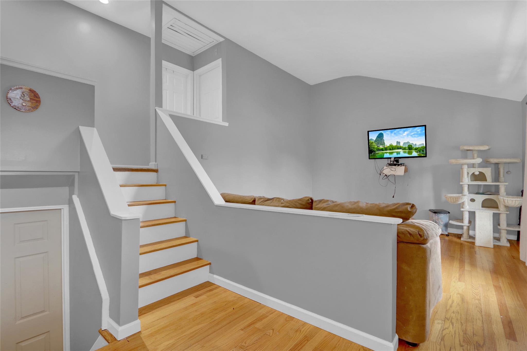 10 Sunburst Drive, Deer Park, New York image 9