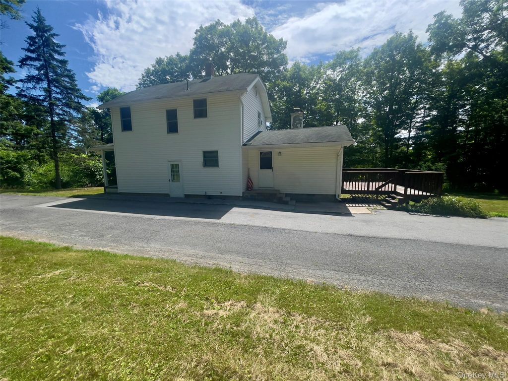 Photo of 12 Old Turnpike Road, Bloomingburg, NY 12721 (MLS # 959667)