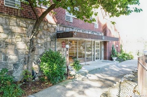 Photo of 101 Highland Avenue #5k, Yonkers, NY 10705 (MLS # 924950)