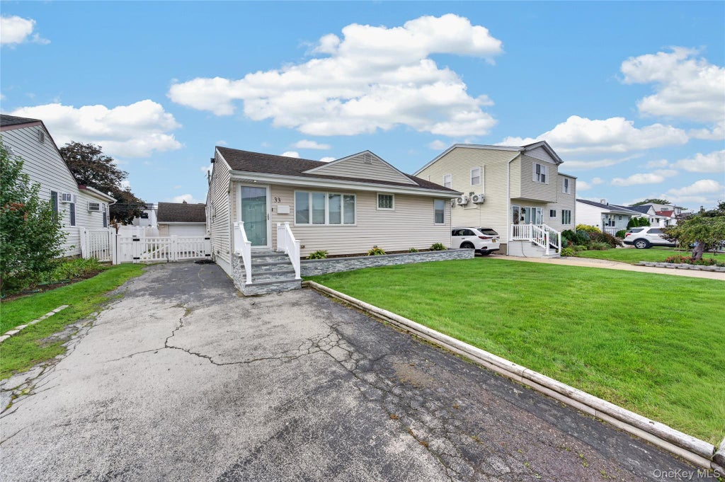 Photo of 33 Hubbard Avenue, Freeport, NY 11520 (MLS # 1059046)