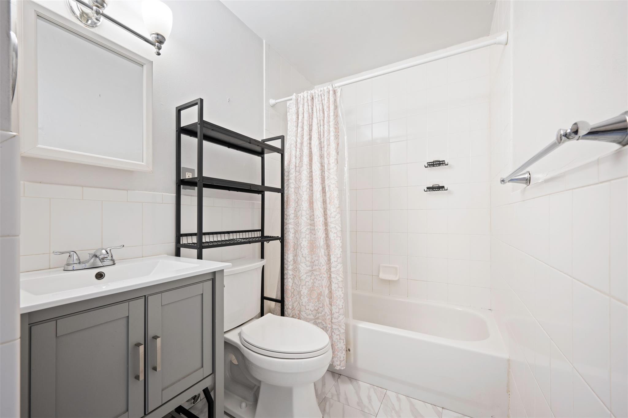2433 Union Boulevard #4B, Islip, New York image 9