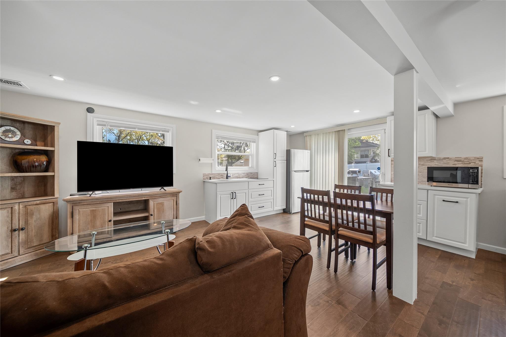 426 Ontario Street, Ronkonkoma, New York image 17